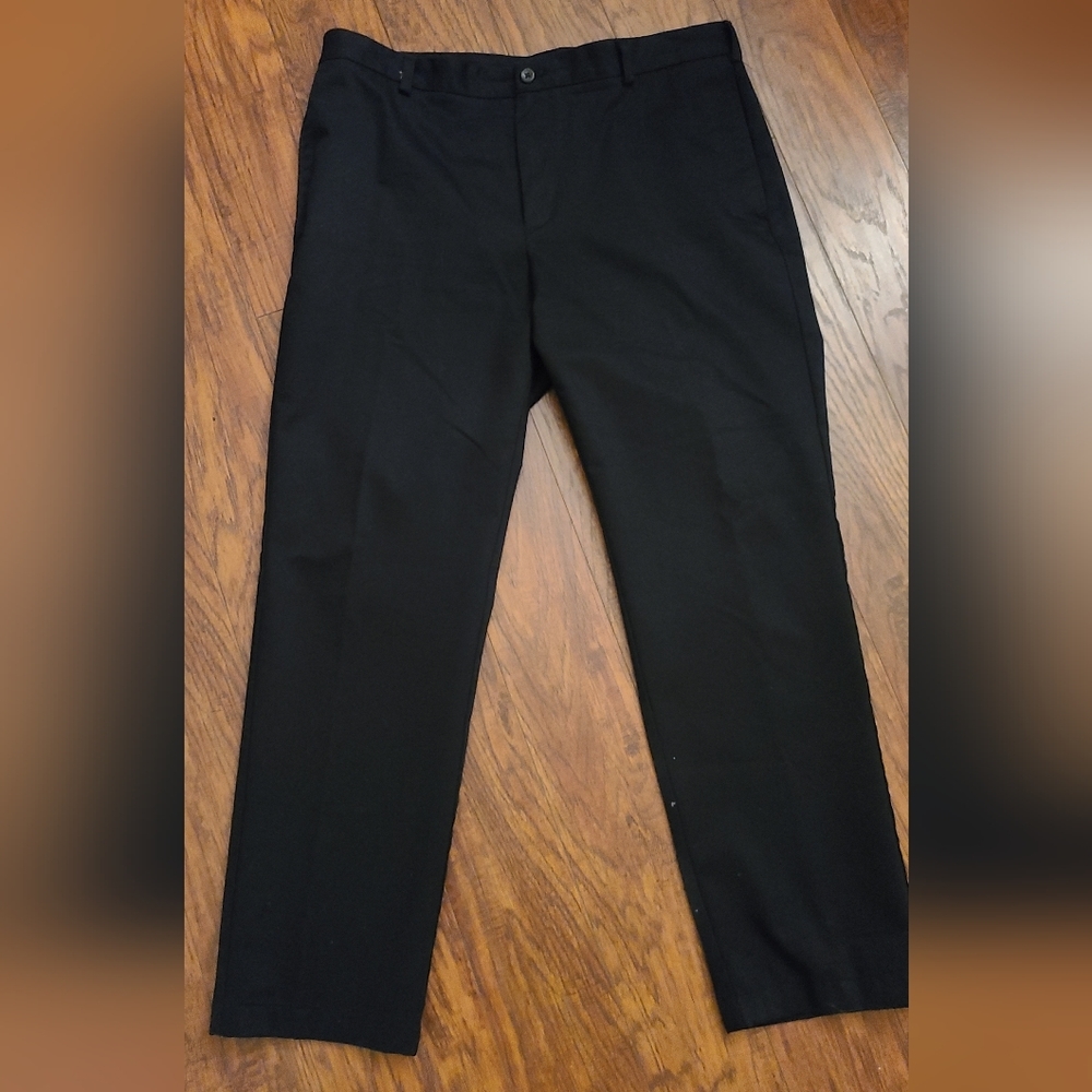VAN HEUSEN Men's Black Flat Front Dress Pants‎ - Size 38x32